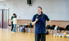 爱游戏APP:女排奥运冠军宋妮娜：青少年保持身心健康才能走得更远